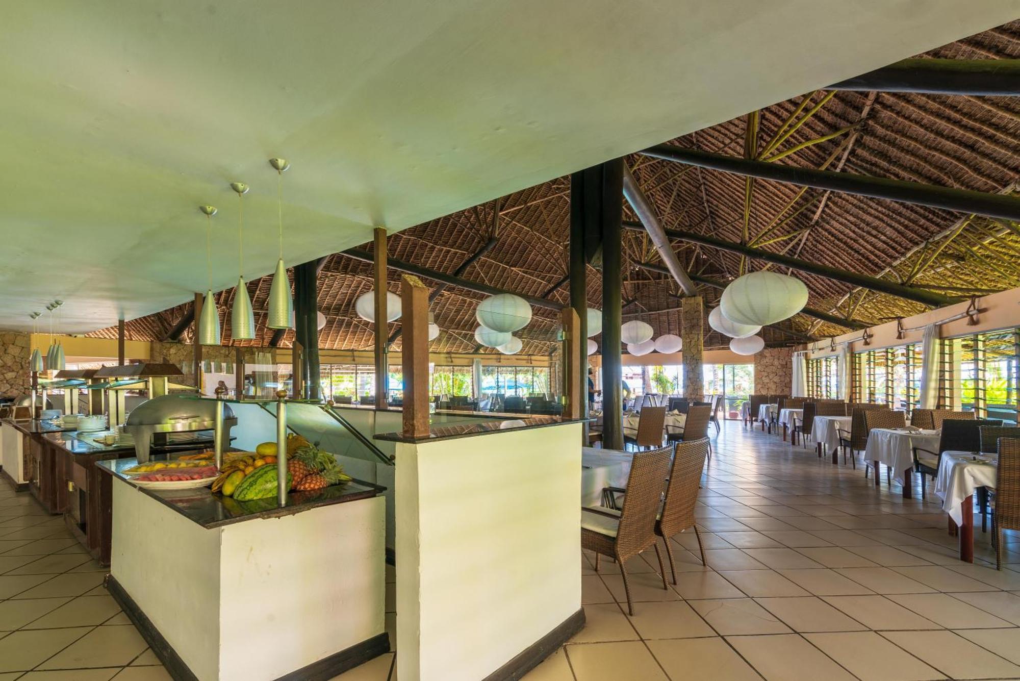Bahari Beach Hotel Mombasa Eksteriør billede